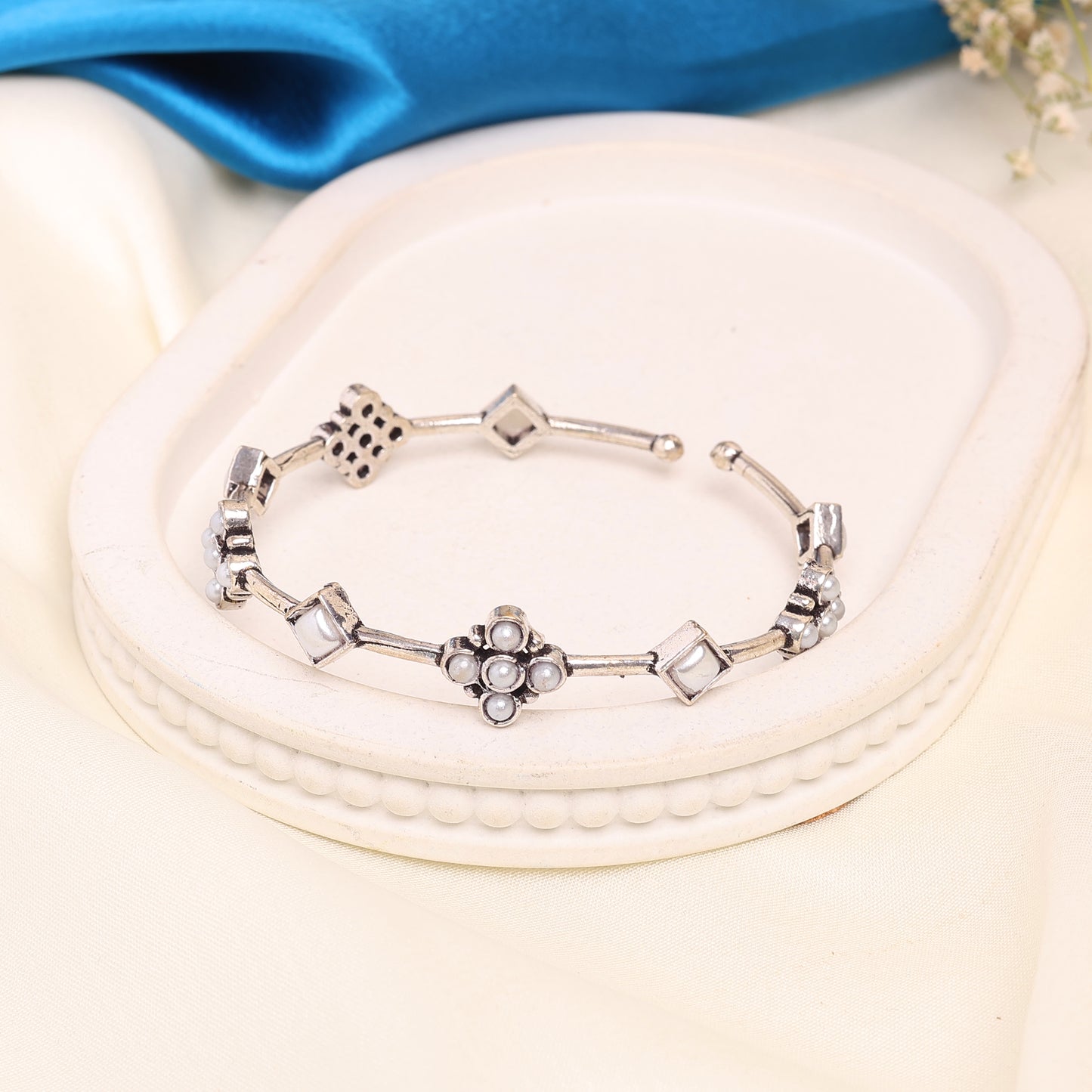 Floral & Oxy Jewel Bracelet