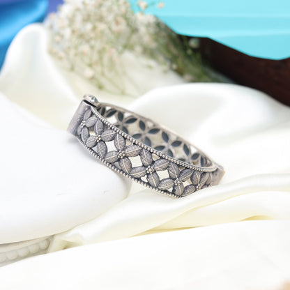 Silver Leaf Pattern