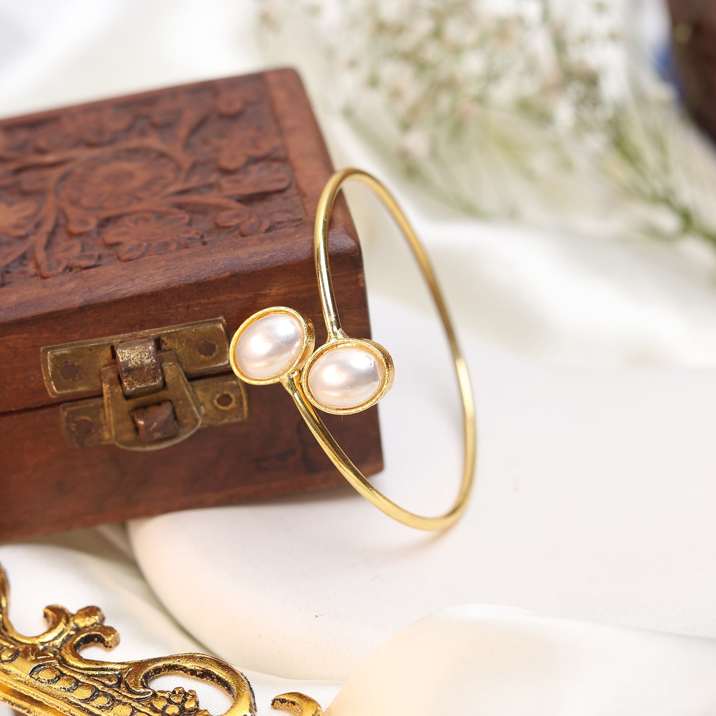 Lustrous Pearl Bracelets