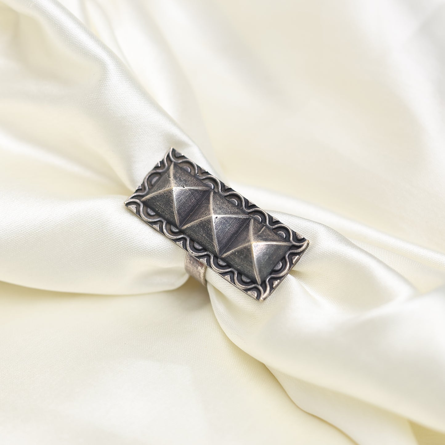 Tri Pyramid Rectange