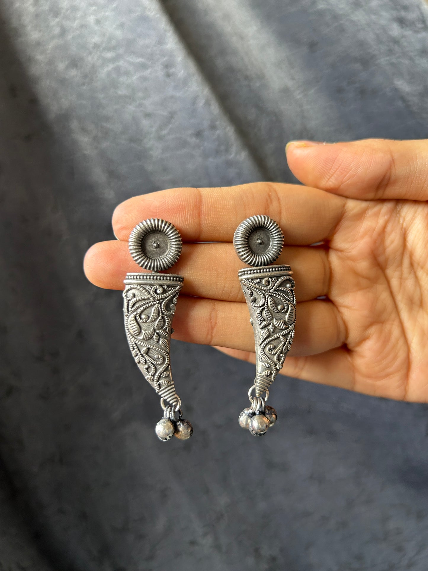 Dagger earring